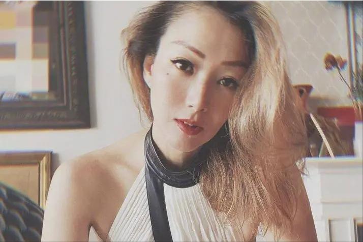 明星内衣时尚揭秘，背后的选择与挑战
