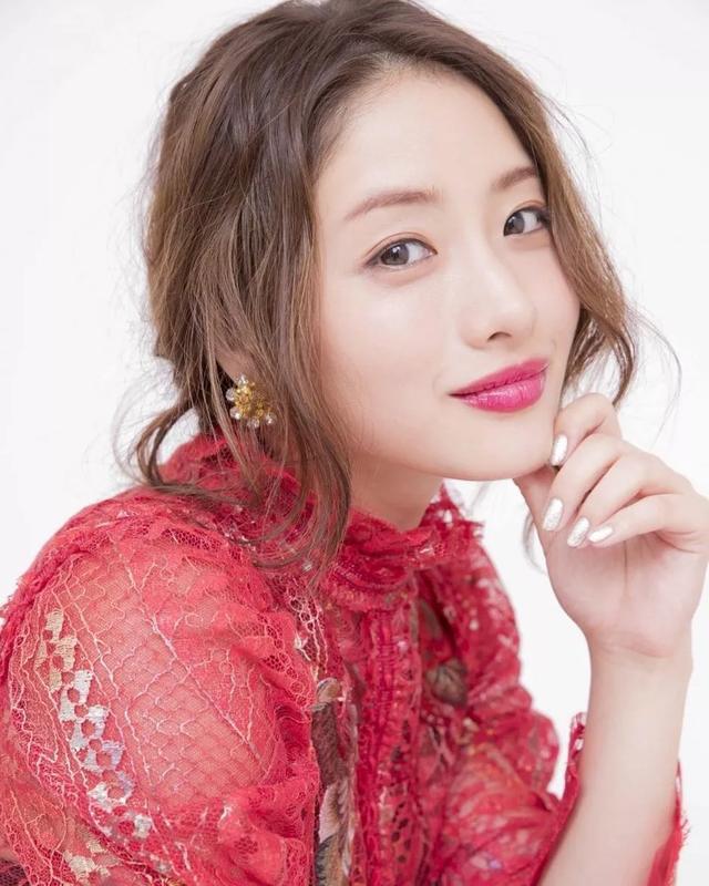 日本最美女明星的神秘魅力，美得让人心醉的璀璨之星🌟