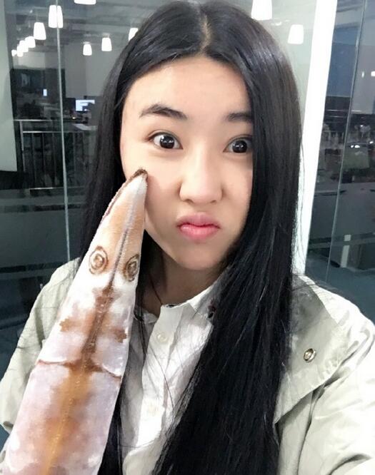 刘佳怡，从舞台到荧屏的自信与成就之旅